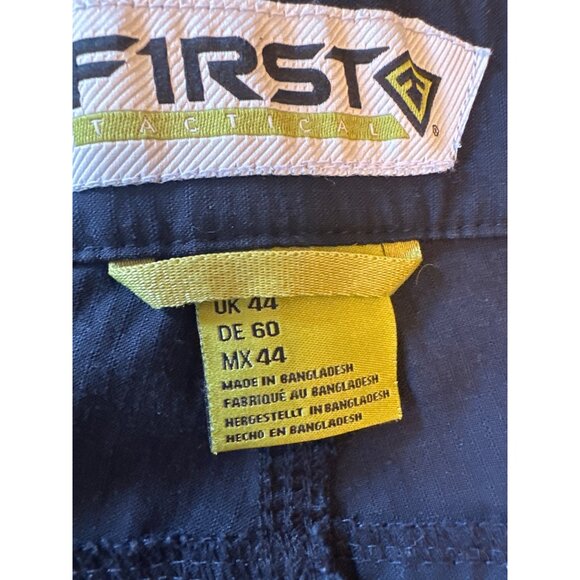 Mens Navy First Tactical Cargo Shorts 44  Multiple Pockets Utility Work Lot of 2 - Picture 2 of 5